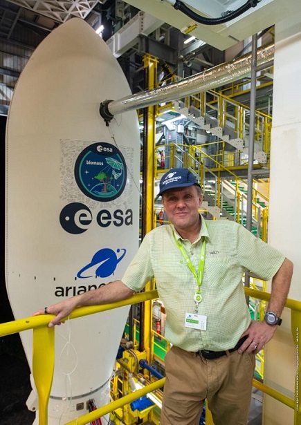 Professori Jarkko Koskinen, Maanmittauslaitoksen Paikkatietokeskuksen ylijohtaja, seurasi ESAn PB EO -ohjelmakomitean puheenjohtajana Biomass-satelliitin laukaisua avaruuteen ESAn Etelä-Amerikan Kouroun keskuksessa. Kuva: ©ESA